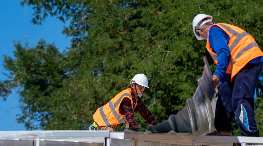 Professional gutter cleaning in Shelburne, VT
